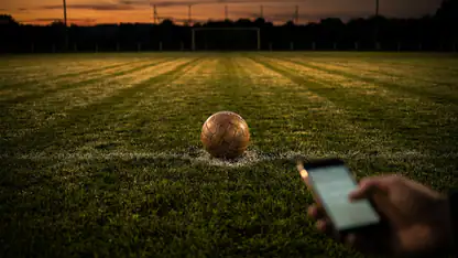 Score! Hero: La Revolución del Fútbol Móvil con Estrategia y Narrativa