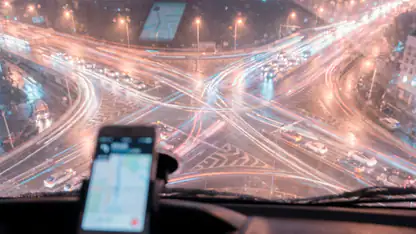 Uber: Estrategia y Poder en la Movilidad Urbana